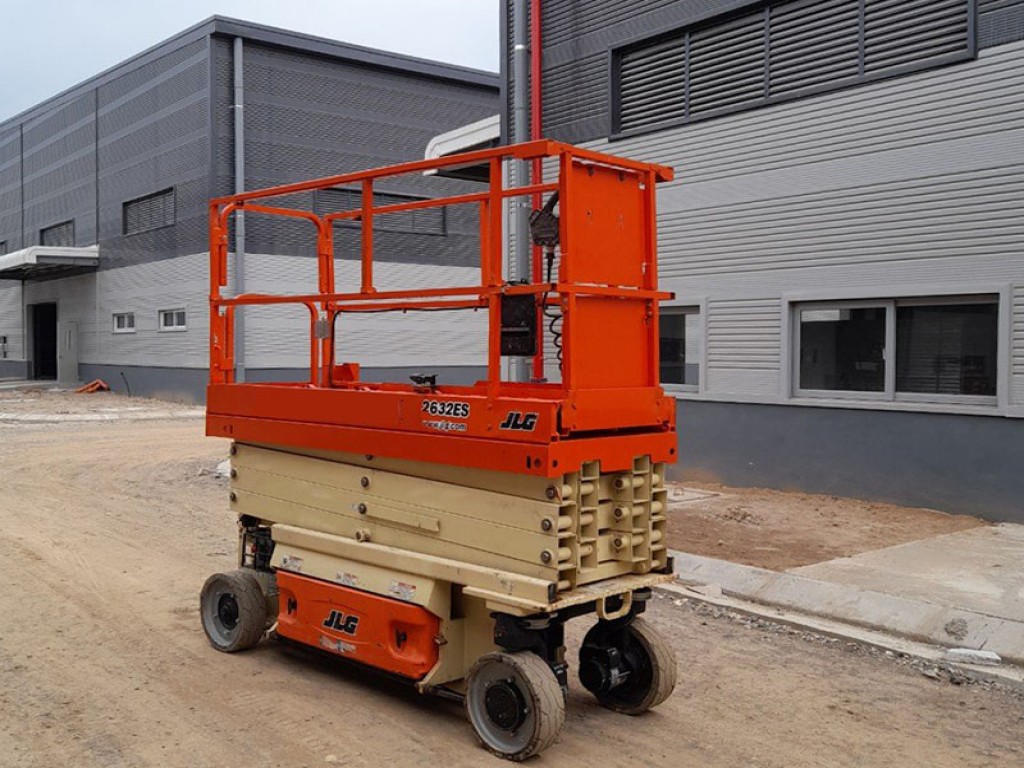 Xe cắt kéo giá rẻ