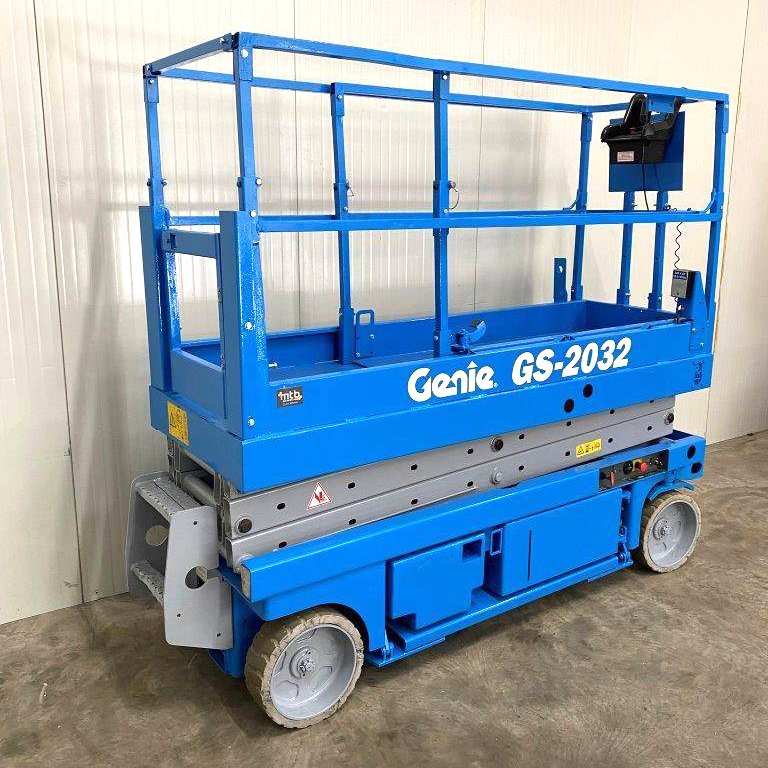 Cho Thuê Xe Nâng Người Cắt Kéo Gs 2032 – 8m