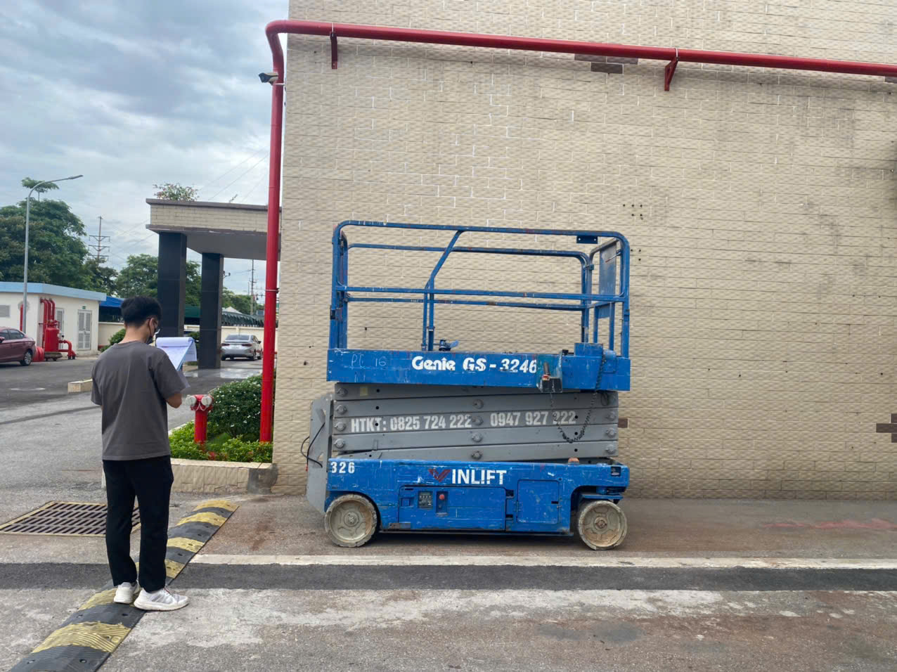 Thuê Xe Nâng Hàng Và Xe Nâng Người Tại Kcn Đồng Văn