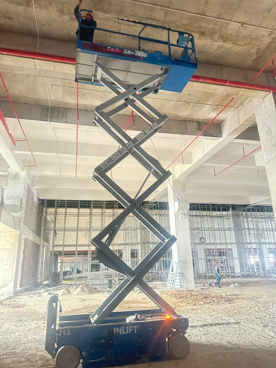 Bảng Giá Cho Thuê Xe Nâng Người Cắt Kéo 10 Mét Đến 12 Mét Tại Bắc Ninh