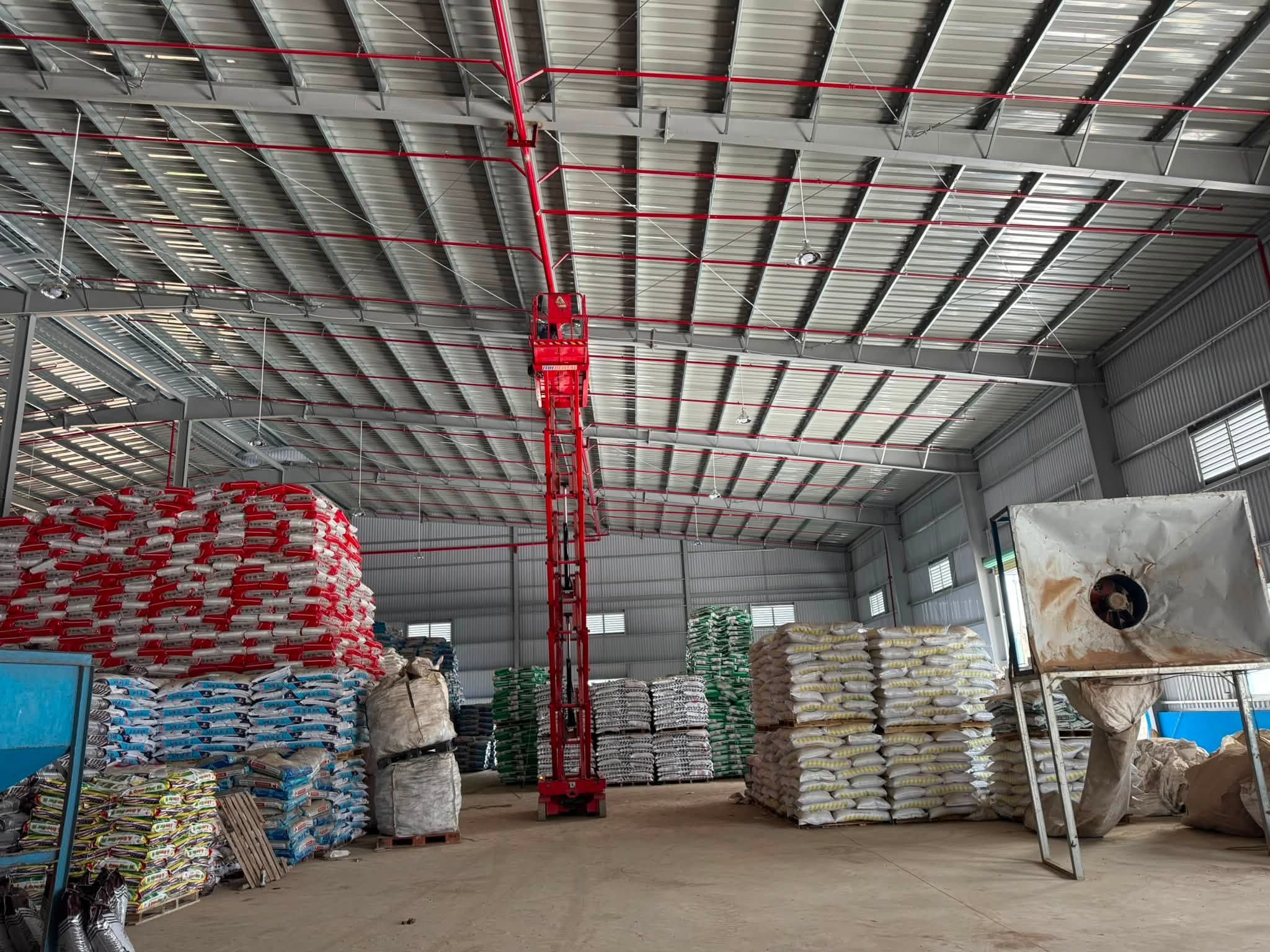Đơn Vị Thuê Xe Nâng Người Tại Kcn Châu Sơn Hà Nam