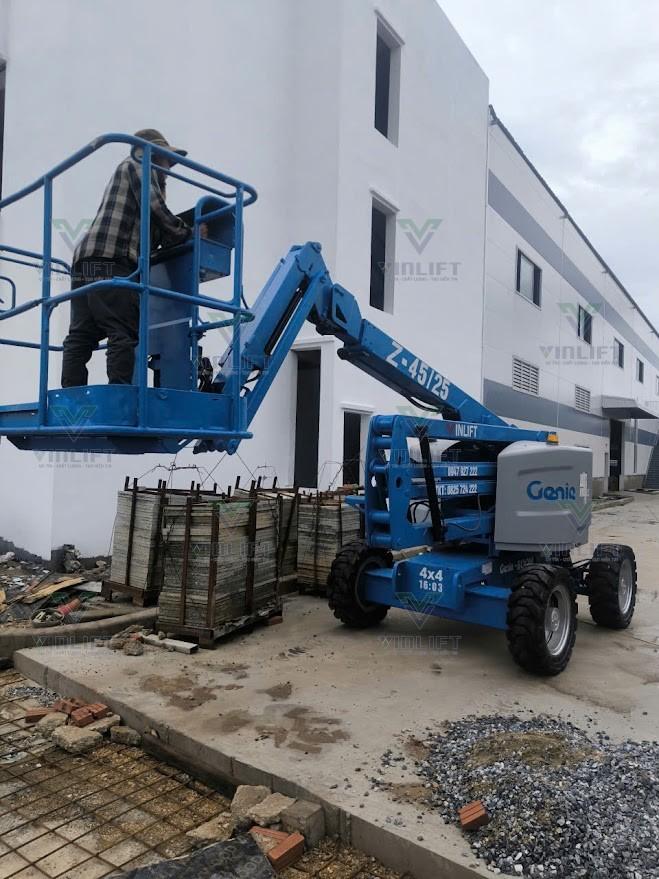 5 Kỹ Thuật Điều Khiển Cần (boom) Mượt Mà, Không Rung Lắc