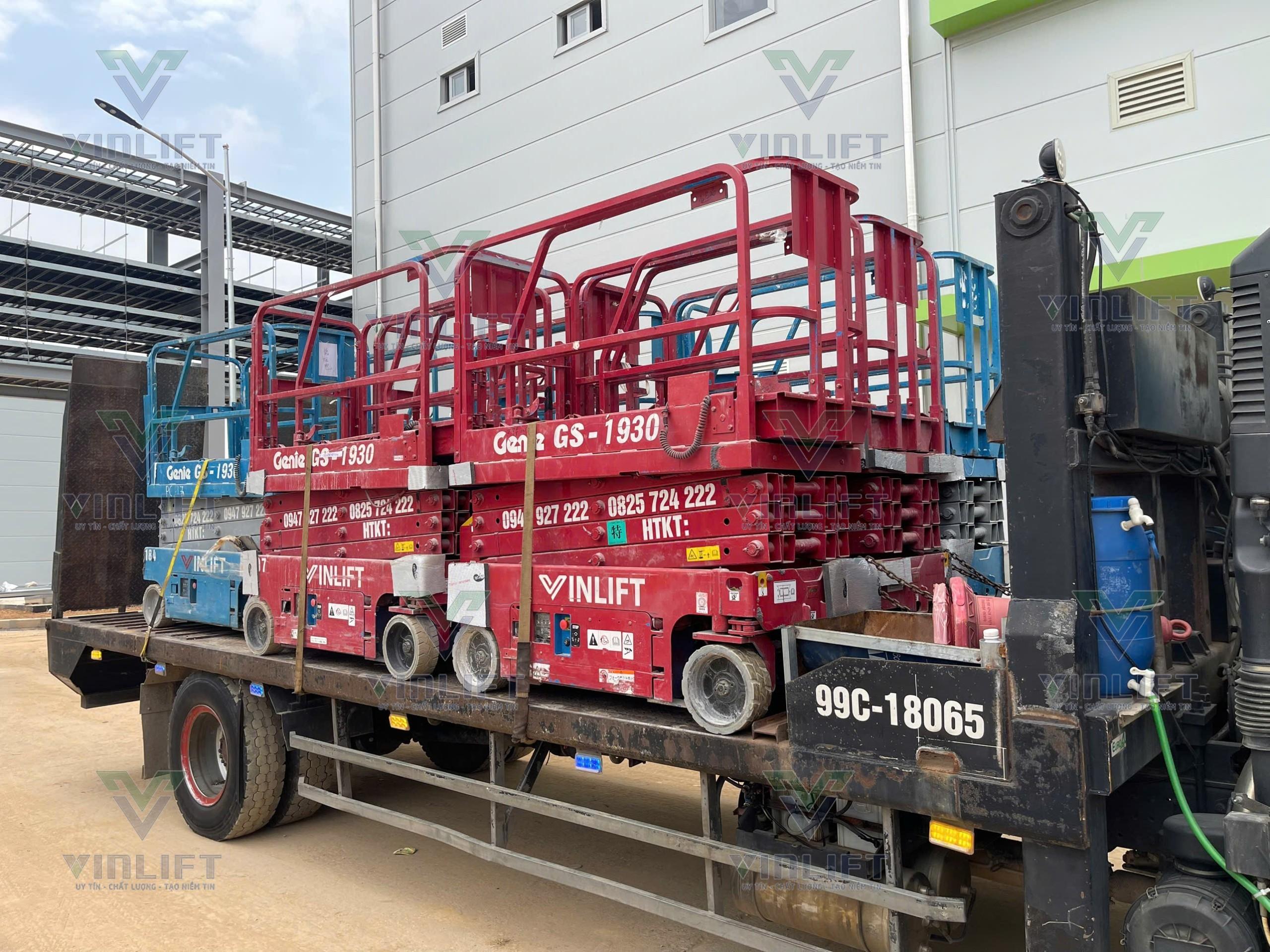 Hướng Dẫn Chọn Xe Nâng Người 8m Sàn: Nên Thuê Xe 1920 Hay 2032 Cho Công Trình Của Bạn?